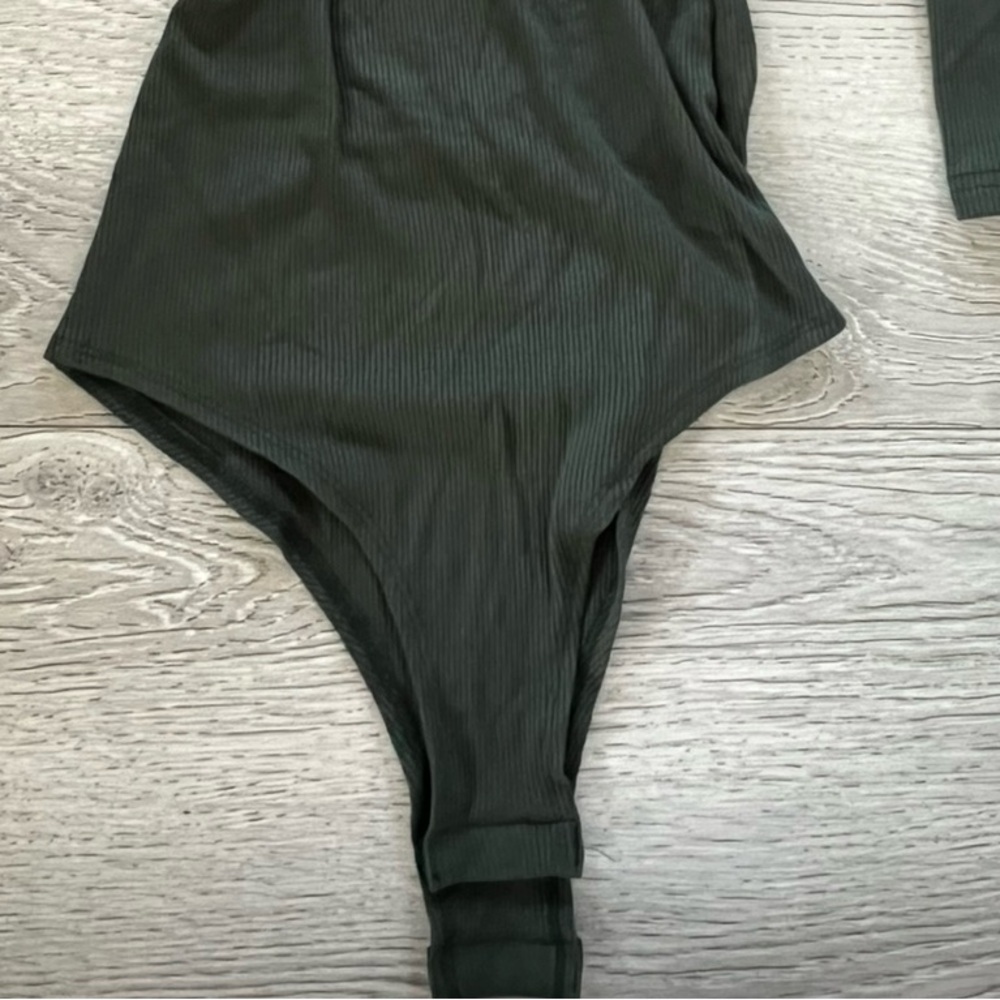 One-Shoulder Ribbed Bodysuit - Picture 2 of 5